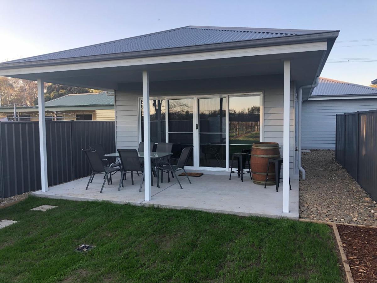Milawa Vineyard Views - Guesthouse 2 Экстерьер фото